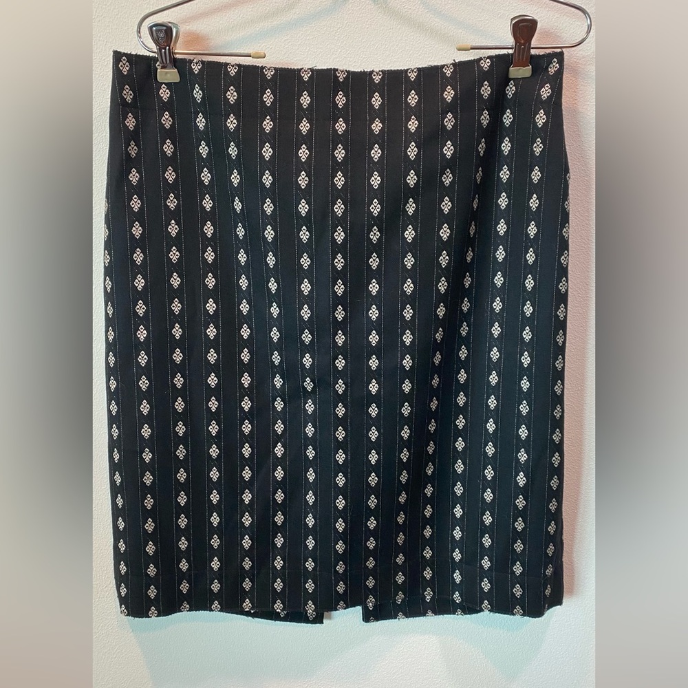 Nicole Miller collection, NWT, black lined skirt, size 10